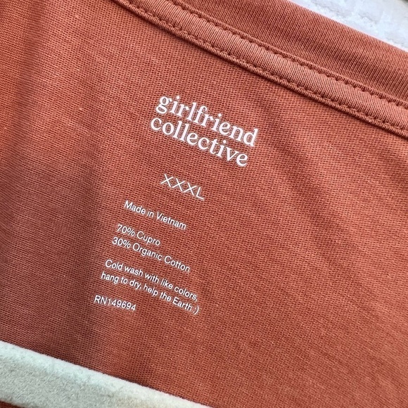girlfriend collective Ginger  Cupro V-Neck Tee - Picture 11 of 11